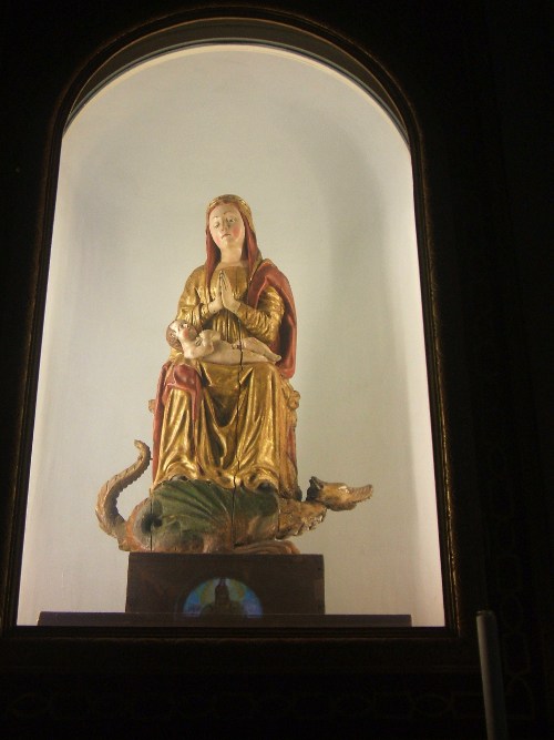 La_statua_della_Madonna_del_Drago
